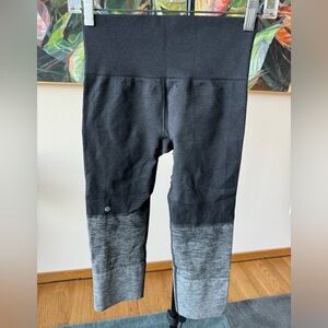 Lululemon Seamlessly Street Crop Heathered Black. Size 6 based on measurements.